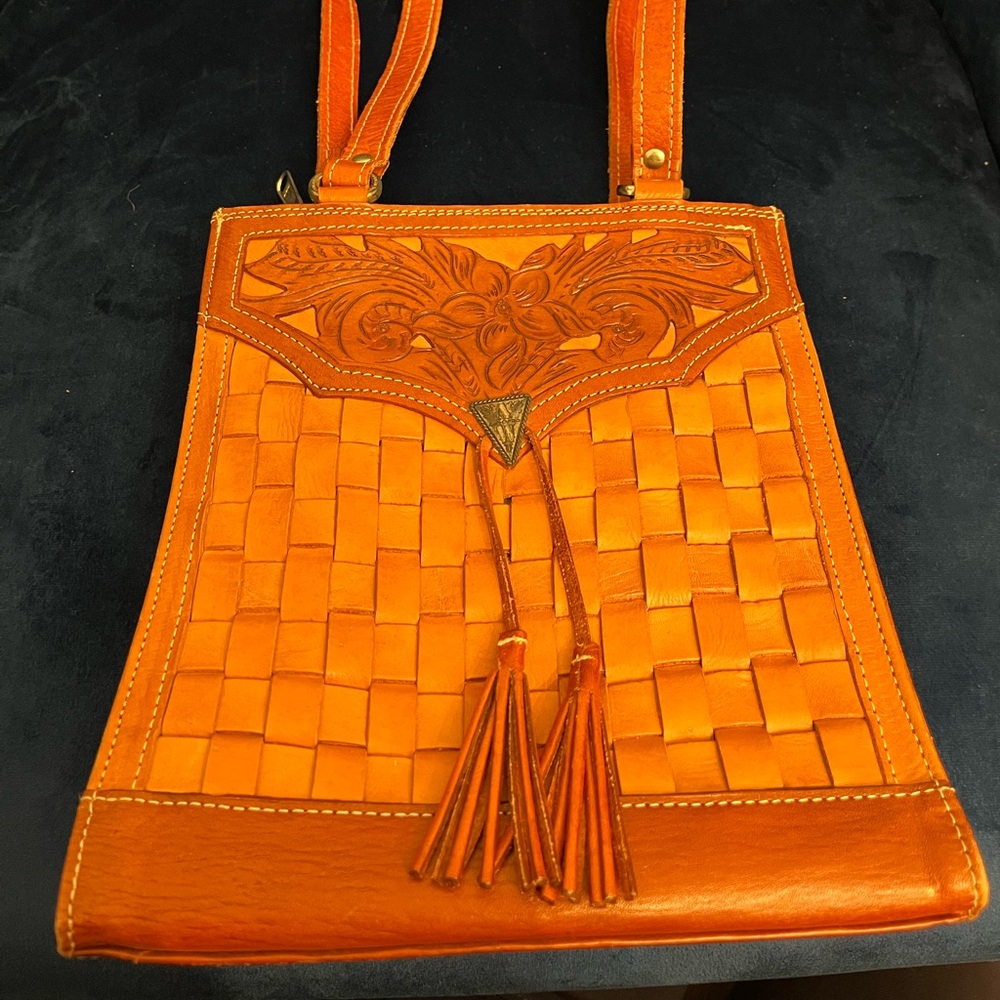 Vintage American West Hand Tooled Floral Leather Handbag Basket Weave Paraguay